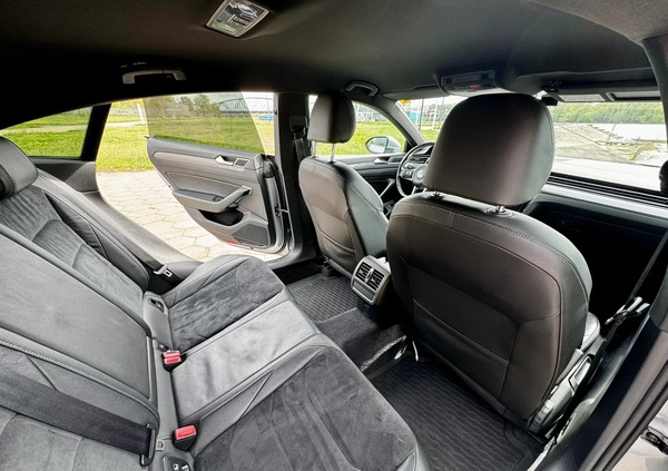 Volkswagen Arteon cena 110000 przebieg: 114000, rok produkcji 2018 z Toruń małe 121